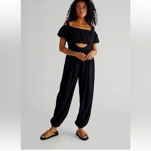 FREE PEOPLE BEACH CHEERS SUSPENDER JUMPSUIT ONE PIECE IN BLACK M
